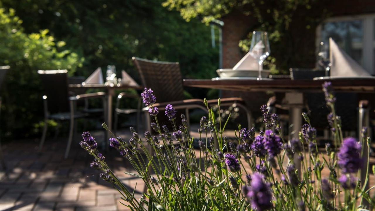Kirchspielkrug Landhotel & Restaurant ヴェスターヘーヴァー エクステリア 写真