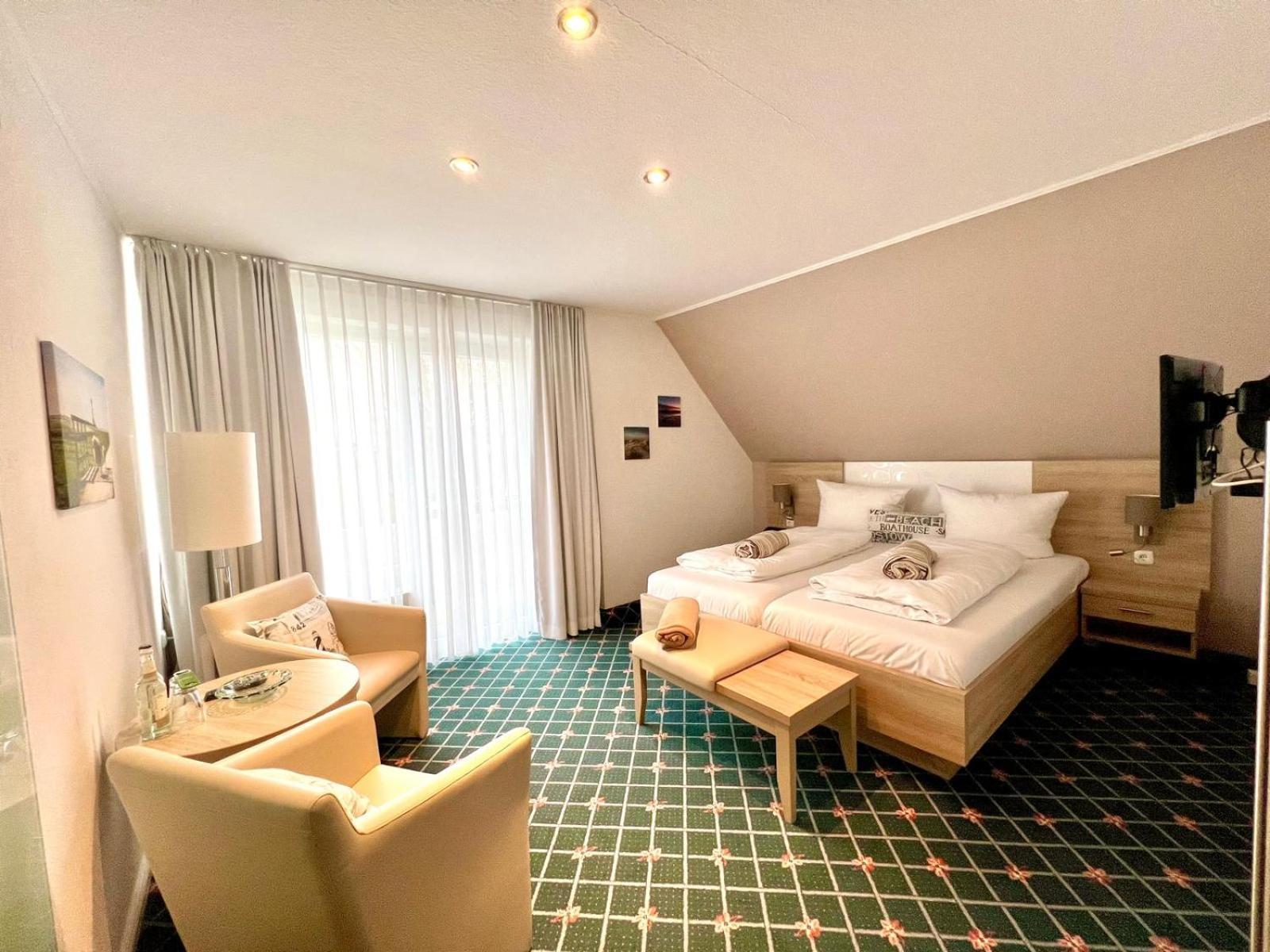 Kirchspielkrug Landhotel & Restaurant ヴェスターヘーヴァー エクステリア 写真