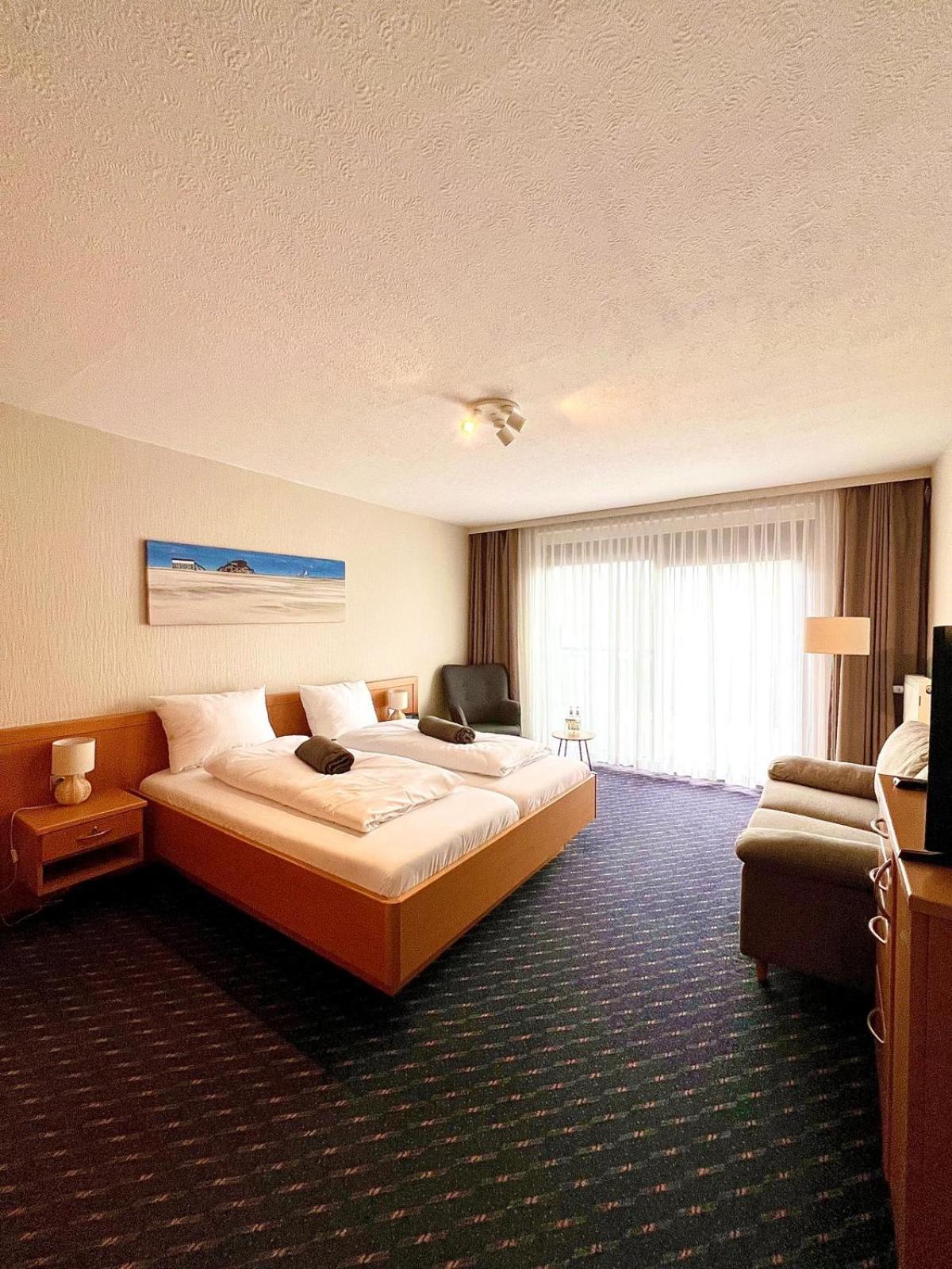 Kirchspielkrug Landhotel & Restaurant ヴェスターヘーヴァー エクステリア 写真